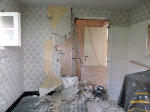 Muur doorbreken tijdens renovatie